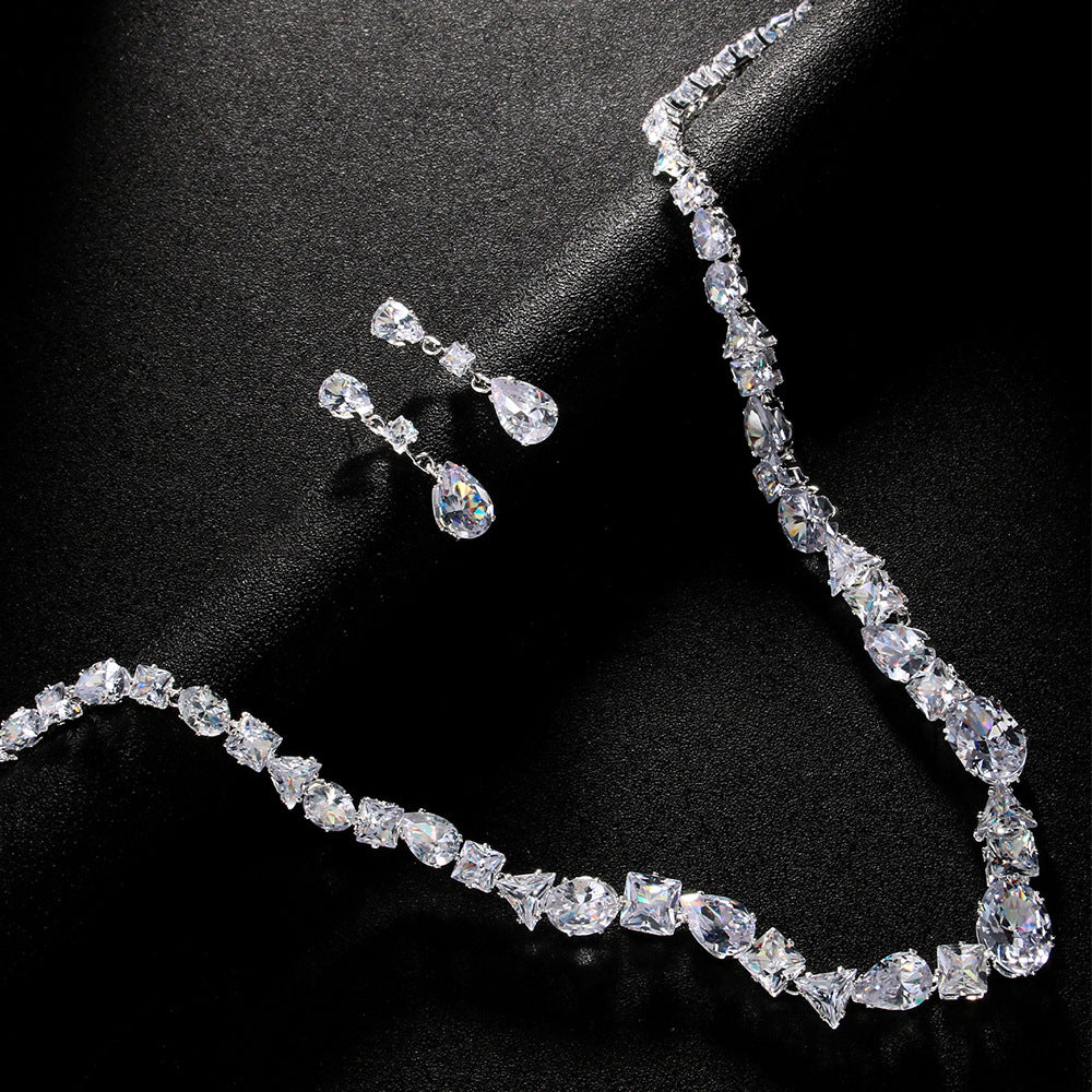 Elegant Crystal Jewelry Set - Necklace & Earrings